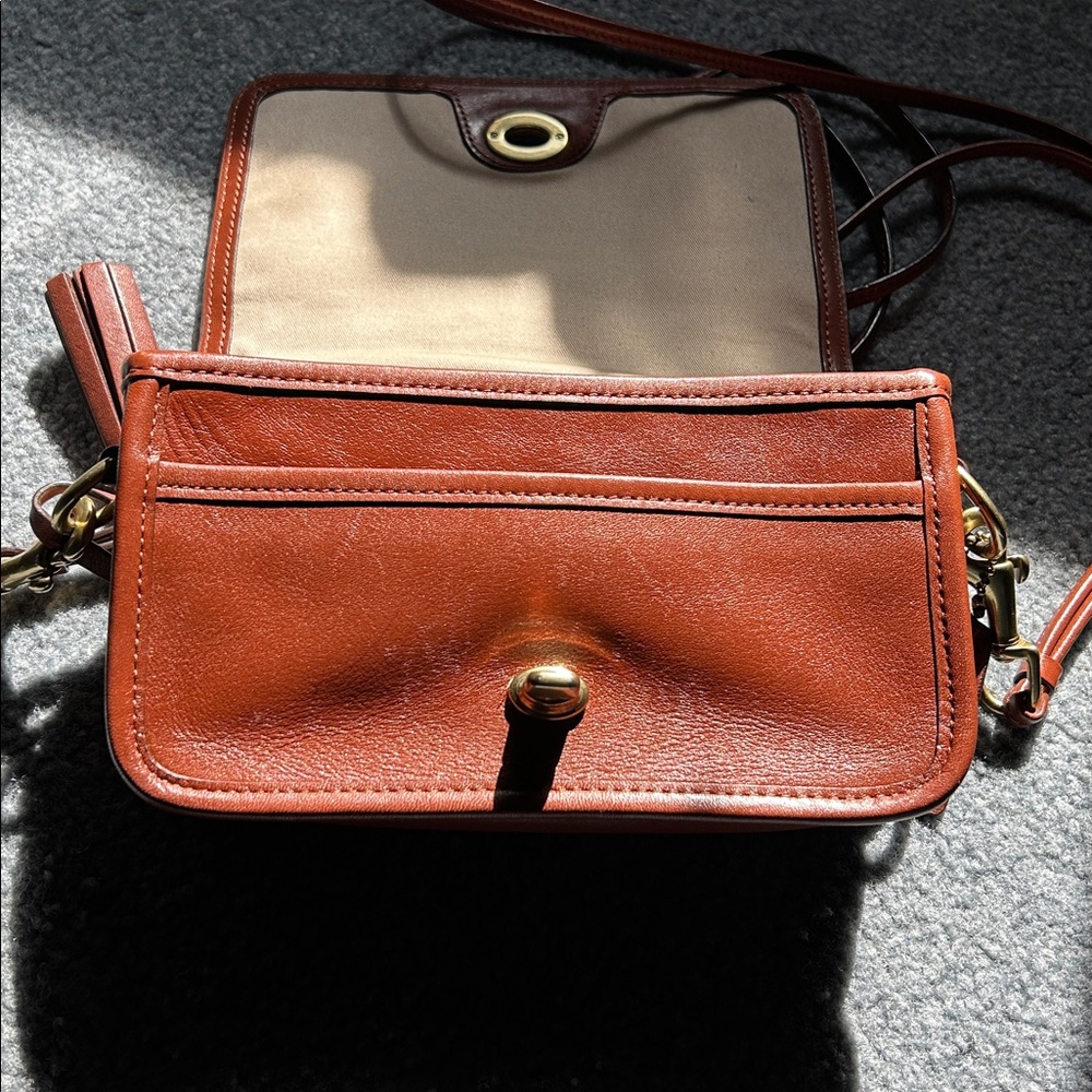 Elegant Brown Leather Coach vintage Crossbody Bag 19914 - Picture 7 of 10